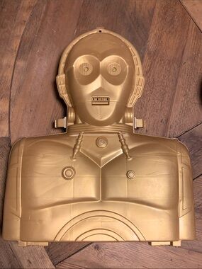 Kenner 1996 C-3PO figure carrying case with lights and voice activation